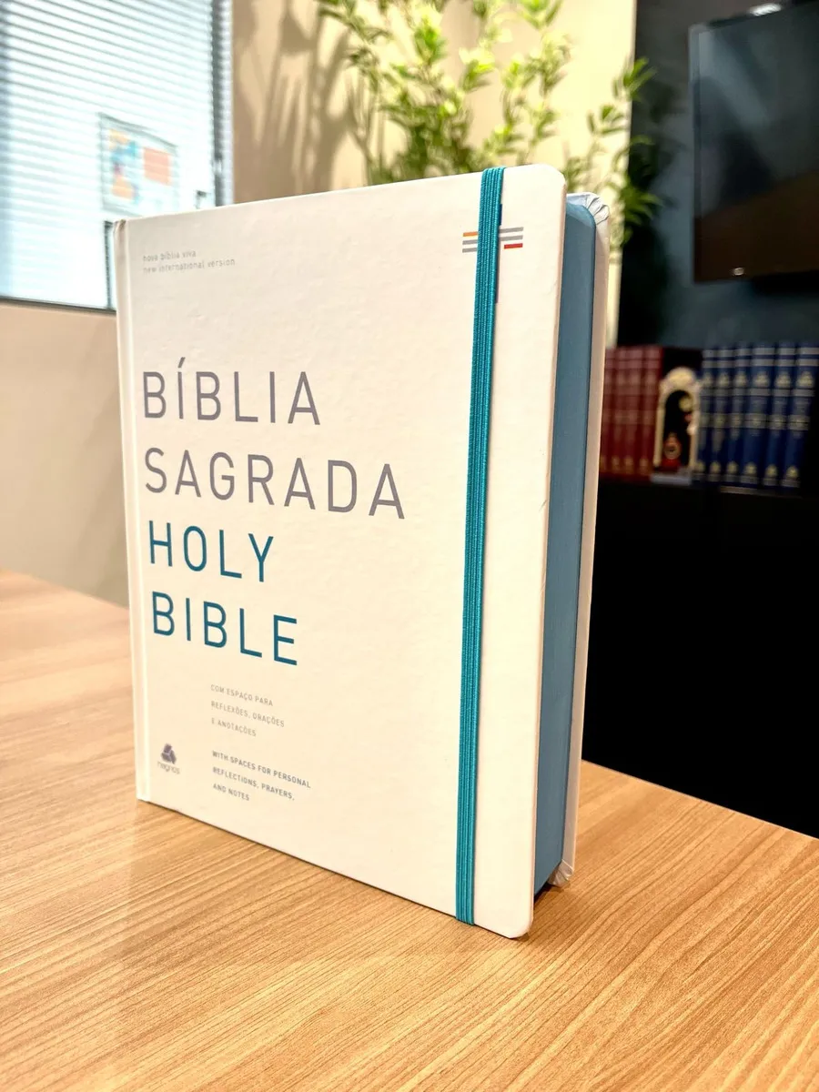Bíblia Sagrada Nbv E Niv Holy Biblie | Bilíngue | Português E Inglês | Capa Simples - Imagem 3